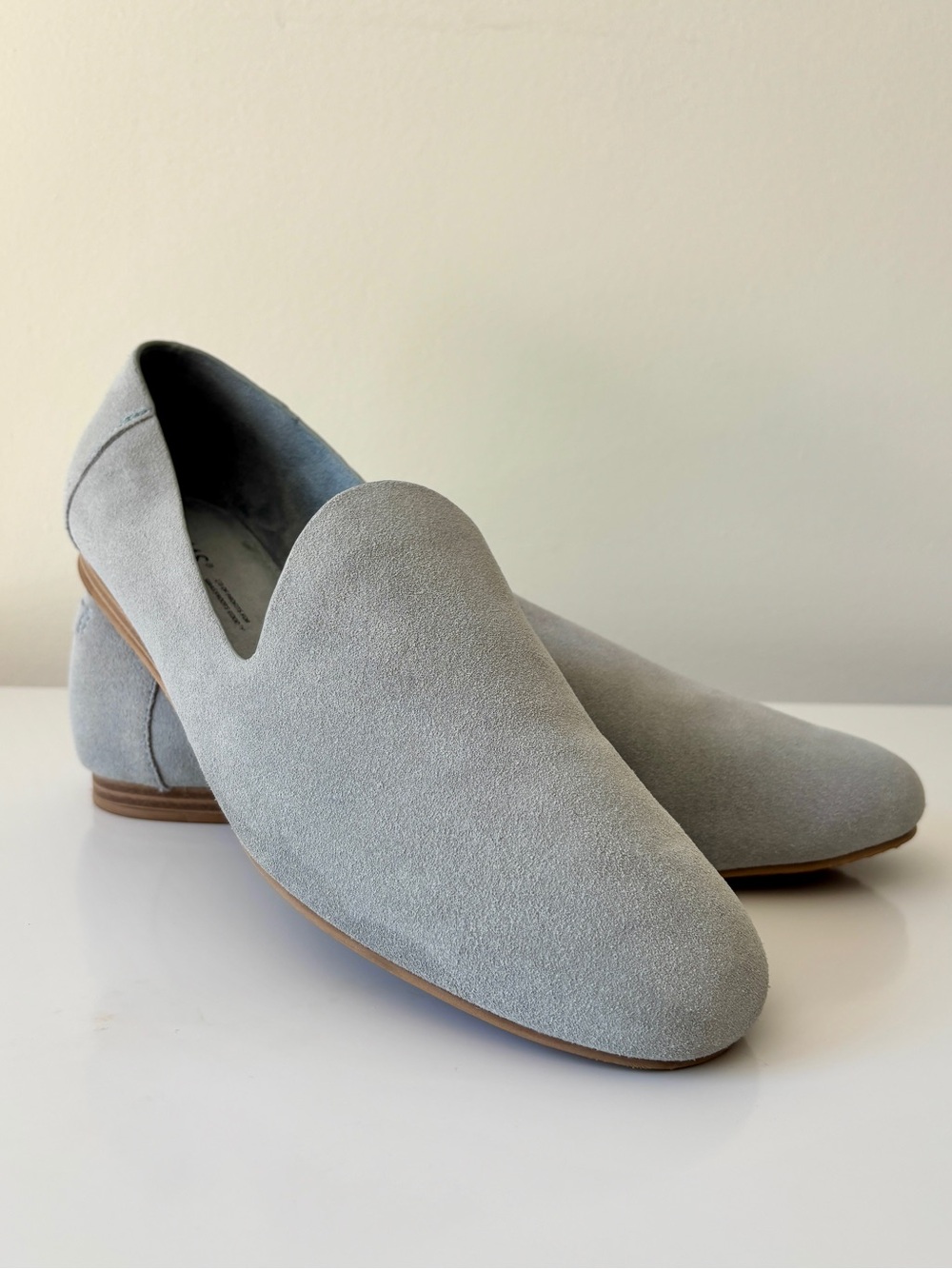 Women's TOMS Suede Light Blue/Gray Slip-On Loafers - Size 9.5W